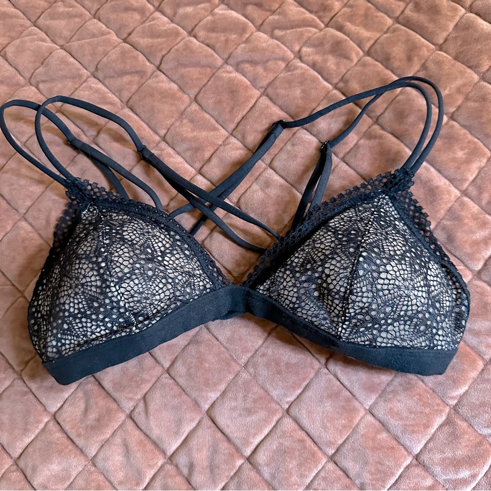 Victoria’s Secret black lace bralette